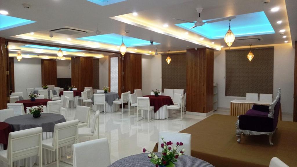 Alankrita Suites & Party Halls Meerut Esterno foto